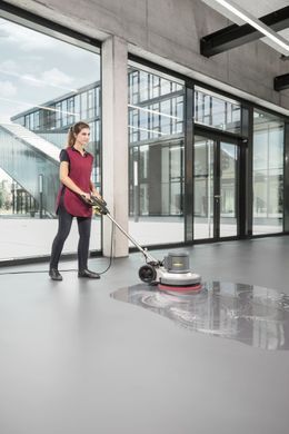 Підлогомийна машина Karcher BDS 43/150 C Classic 1500Вт однодискова 430мм 150об/хв 44.18кг (1.291-243.0) [113997]
