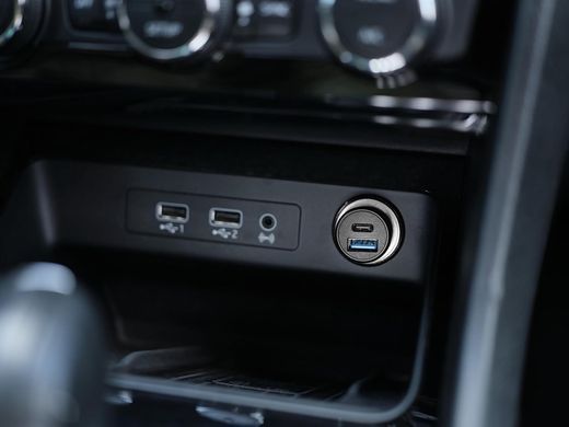 Зарядний пристрій автомобільний Trust 38Вт USB-A/USB-C PD, QC, чорний (25197_TRUST) [108395]
