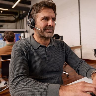 Гарнітура комп'ютерна стерео On-ear HP Poly Mission 825, USB-A, USB-C, 4 x Uni-mic, ANC, Beamforming, AI noise cancelling, Teams, Zoom, Google Meet, чорний (C01FCAA) [114585]