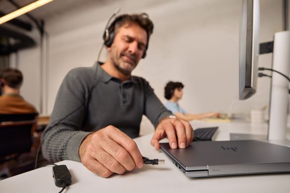 Гарнітура комп'ютерна стерео On-ear HP Poly Mission 825, USB-A, USB-C, 4 x Uni-mic, ANC, Beamforming, AI noise cancelling, Teams, Zoom, Google Meet, чорний (C01FCAA) [114585]