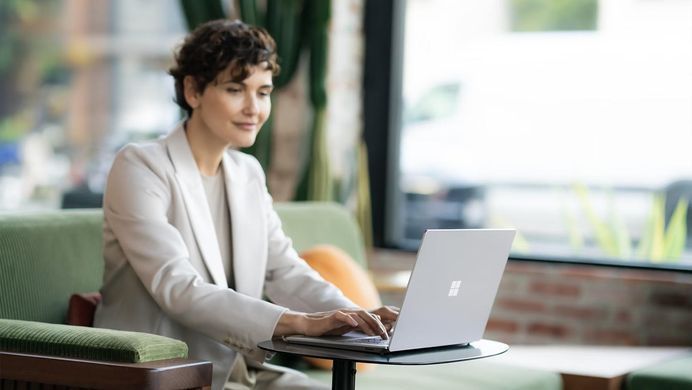 Ноутбук Microsoft Surface Laptop 6 13.5" PS Touch, Intel U7-165H, 16GB, F512GB, UMA, W11P, платиновий (ZJW-00026) [100671]