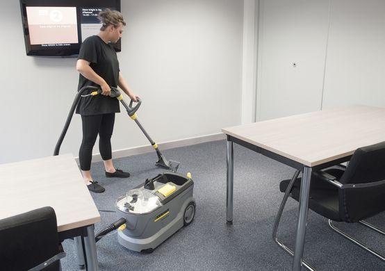 Пилосос професійний миючий Karcher Puzzi 10/1 1250Вт 254мБар контейнер 10/9л 10.5кг (1.100-131.0) [105544]
