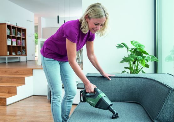Пилосос професійний акумуляторний Bosch UniversalVac 18 18В акб 1х2.5Ач 9кПа контейнер 0.5л 1.3кг (0.603.3B9.103) [105607]