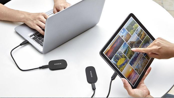 Твердотільний запам&rsquo;ятовувальний пристрій накопичувач (SSD) USB3.2 500GB EXT. KIOXIA (LXD20K500GG8) [504078]