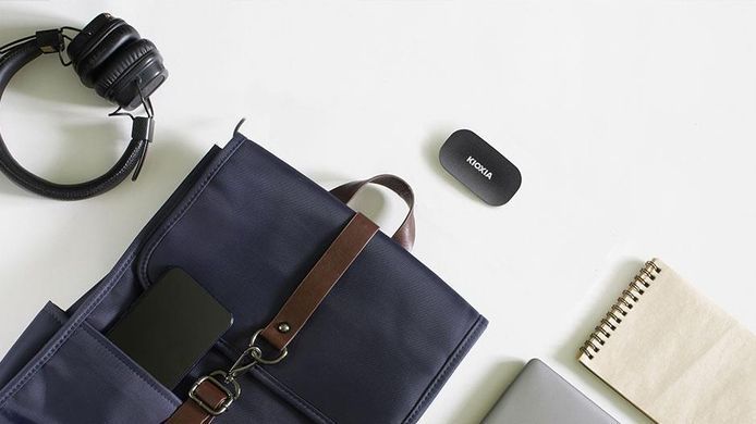 Твердотільний запам&rsquo;ятовувальний пристрій накопичувач (SSD) USB3.2 500GB EXT. KIOXIA (LXD20K500GG8) [504078]