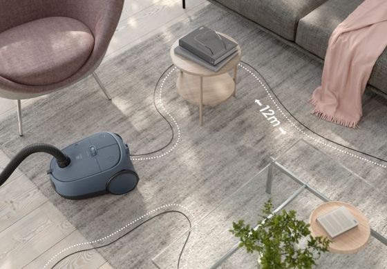 Пилосос Electrolux мішковий, 750Вт, 3.5л, HEPA12, s-bag, 4 насадки, синій (EB61C4DB) [15653]