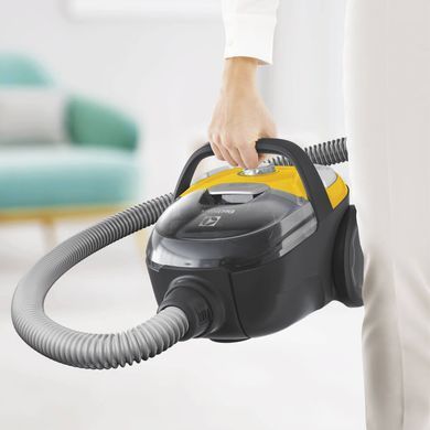 Пилосос Electrolux контейнерний, 600Вт, конт пил -0.92л, 3 насадки, жовтий (ECGC21-2Y) [113840]