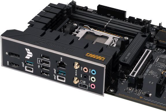 Материнcька плата ASUS TUF GAMING B650-PLUS WIFI sAM5 B650 4xDDR5 M.2 USB HDMI DP Wi-Fi BT ATX (90MB1BZ0-M0EAY0) [109094]