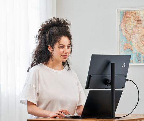 Монітор портативний Asus 17.3" ZenScreen MB17AHG HDMI, 2xUSB-C, Audio, IPS, 144Hz, sRGB 100%, AdaptiveSync, Cover (90LM08PG-B01170) [100889]