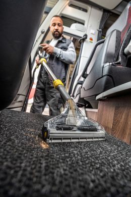 Пилосос професійний миючий Karcher Puzzi 8/1 Adv 1200Вт 270мБар контейнер 8/7л 8.6кг (1.100-241.0) [110811]