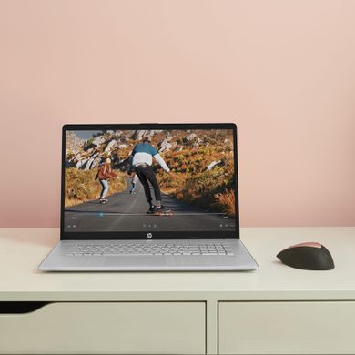 HP Ноутбук 17-cn3009ua 17.3" FHD IPS AG, Intel i3-N305, 8GB, F256GB, UMA, DOS, сріблястий (826W3EA)