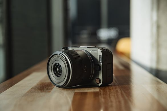 Цифрова камера Canon EOS R50 V RF-S 14-30 IS STM PZ Content Creator Kit (6895C030AA) [202615]