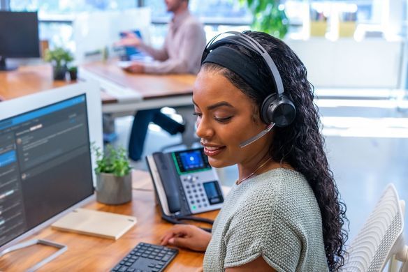 Гарнітура комп'ютерна стерео On-ear Poly Voyager Focus 2, USB-A, Bluetooth, всеспрямований, ANC, Acoustic fence, чорний (76U46AA) [107425]