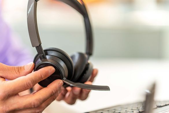 Гарнітура комп'ютерна стерео On-ear Poly Voyager Focus 2, USB-A, Bluetooth, всеспрямований, ANC, Acoustic fence, чорний (76U46AA) [107425]