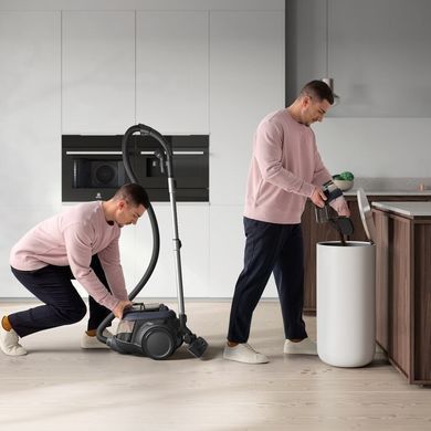 Пилосос Electrolux контейнерний, 700Вт, конт пил -1.6л, HEPA12, 4 насадки, синій (EL61C3DB) [15625]