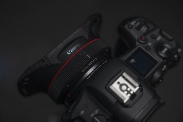Об'єктив Canon RF 5.2mm f/2.8 Dual Fisheye (5554C005) [107887]