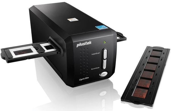 Сканер Plustek OpticFilm 8200i Ai (7200dpi 48bit LED Ai Studio8 плівковий слайд-сканер чорний) (0227TS) [401695]