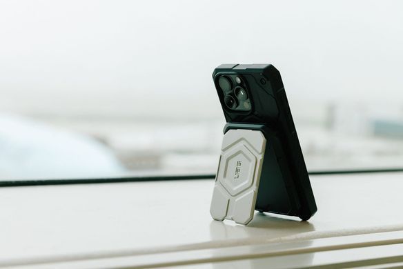 Чохол UAG для карт магнітний з підставкою, Magnetic Wallet with Stand, Black (964442114040) [108212]