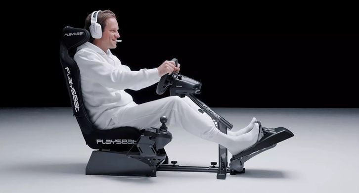 Кокпіт з кріпленням для керма та педалей Playseat Evolution PRO - ActiFit (REP.00262) [106133]