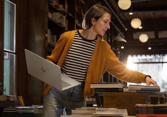 Ноутбук HP OmniBook 7 14-fr0000ua 14" 3K OLED, Intel U7-255H, 32GB, F1TB, UMA, Win11, сріблястий (C3UT1EA) [111380]