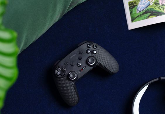Геймпад Trust GXT 542 Muta cross-platform, BT/WL/USB-A, чорний (24790_TRUST) [106066]