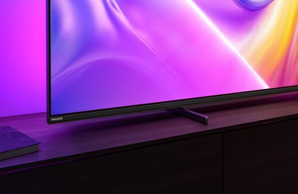 Телевізор 75" Philips QLED 4K 144Hz Smart Titan OS Black Ambilight (75PUS9010/12) [111507]