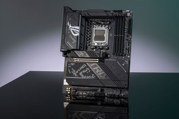 Материнcька плата ASUS ROG STRIX X870-F GAMING WIFI sAM5 X870 4xDDR5 M.2 HDMI DP Wi-Fi BT ATX (90MB1IV0-M0EAY0) [109487]