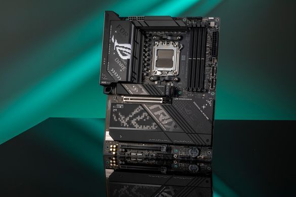 Материнcька плата ASUS ROG STRIX X870-F GAMING WIFI sAM5 X870 4xDDR5 M.2 HDMI DP Wi-Fi BT ATX (90MB1IV0-M0EAY0) [109487]