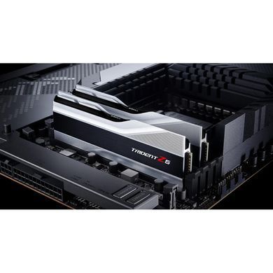 Модуль пам`ятi DDR5 2x32GB/6000 G.Skill Trident Z5 Silver (F5-6000J3238G32GX2-TZ5S) [613453]