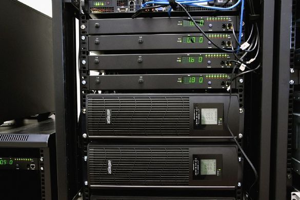 Джерело безперебійного живлення EnerGenie 2000VA (EG-UPSRACK-12) [618488]