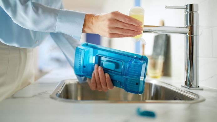 Пилосос Philips безпровідний Aqua Plus, вологе прибирання, конт пил -0,6л, автон. робота до 80хв, НЕРА, турбощітка, LED підсвітка, насадка 360, чорний (XC8349/01) [12330]