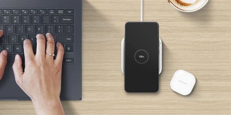 Зарядний пристрій бездротовий Samsung 15Вт, білий (EP-P2400BWEGEU) [108391]