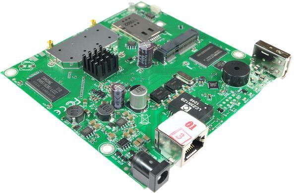 Маршрутизатор Mikrotik RB912UAG, 600Mhz Atheros CPU, 64MB RAM, 1xGigabit (RB912UAG-2HPND) [401416]