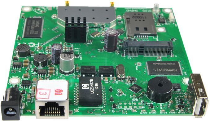 Маршрутизатор Mikrotik RB912UAG, 600Mhz Atheros CPU, 64MB RAM, 1xGigabit (RB912UAG-2HPND) [401416]