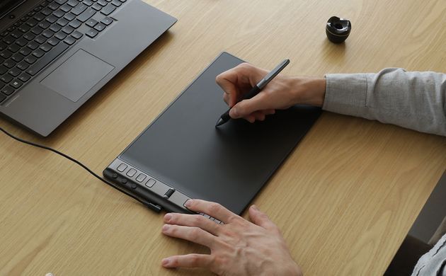 Графічний планшет Huion 10.5"x6.56", USB-C, чорний (H1061P) [104766]